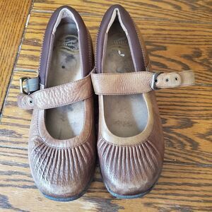 Dansko brown Mary Jane sz 40